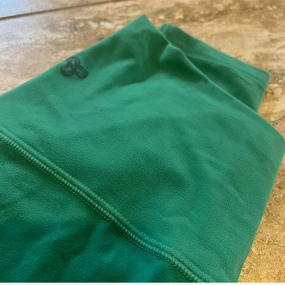 new artiza tna green leggings in the soft butter like material💚 - Picture 3 of 4